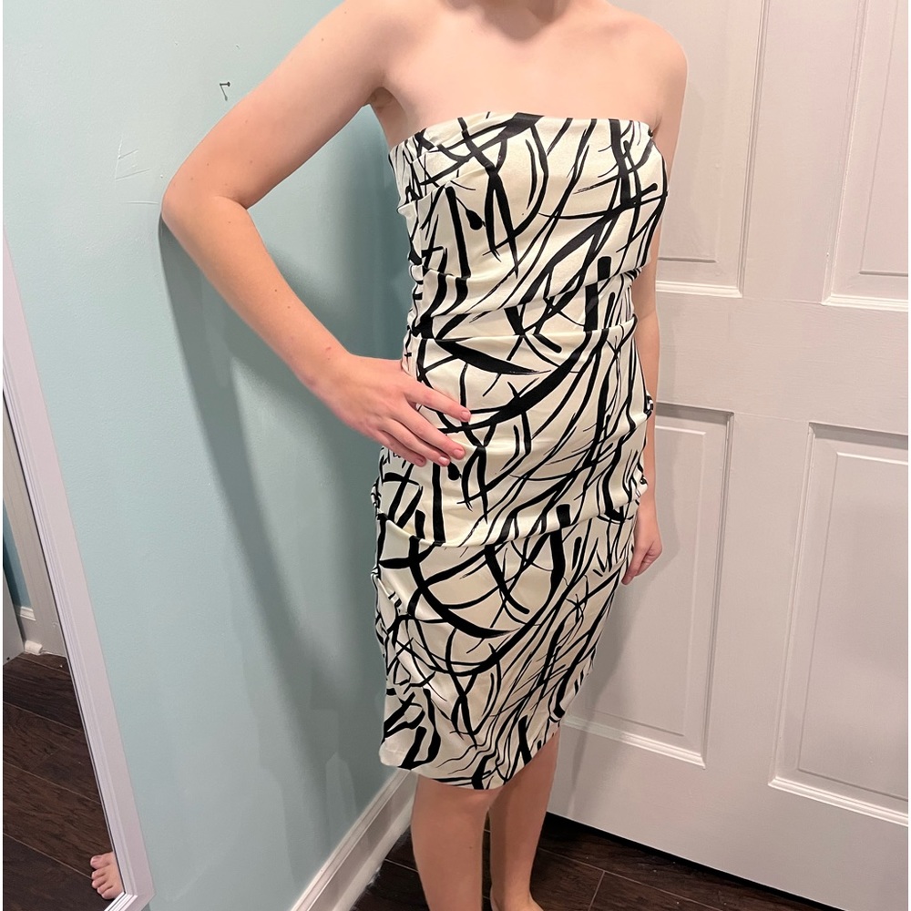 Gorgeous strapless satin geoprint dress
